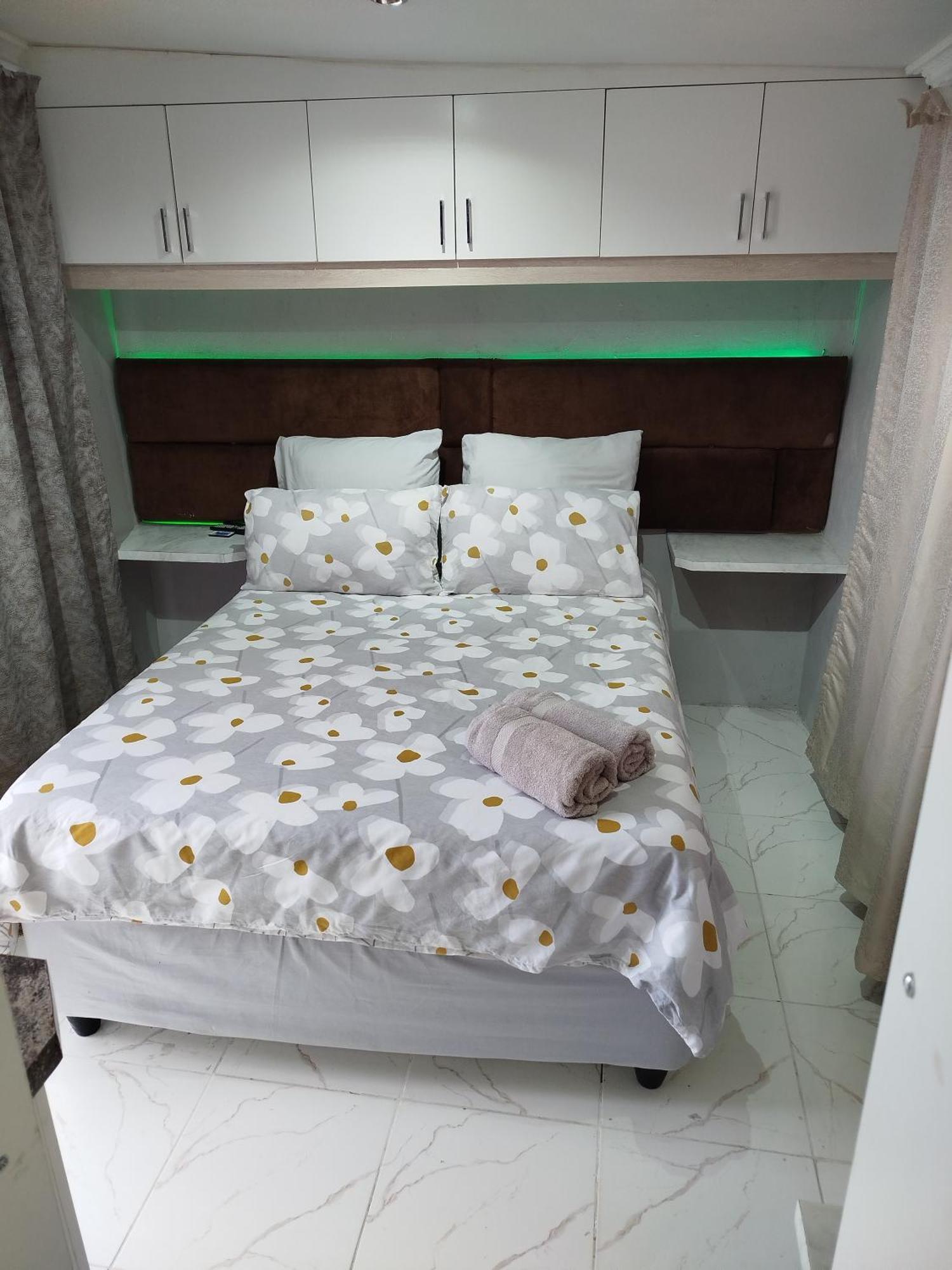 High View Accommodation East London Esterno foto